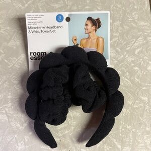 Room Essentials Black Microterry Headband and wrist towel set brand new